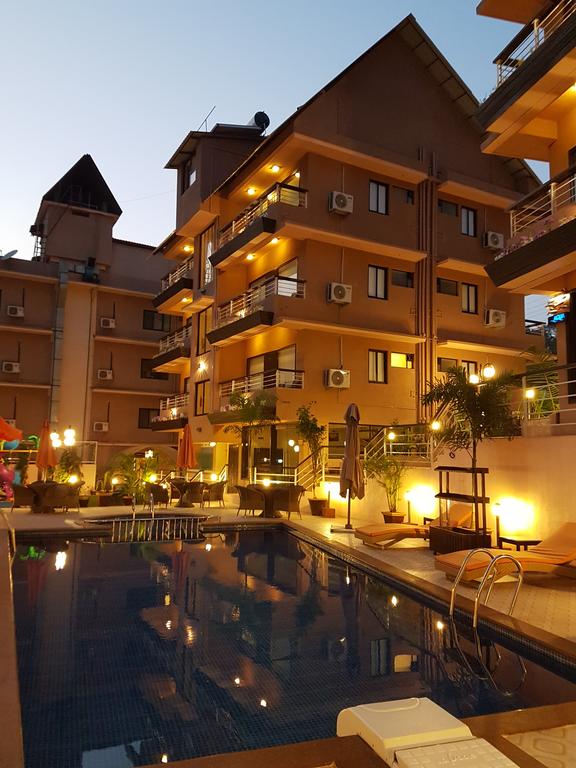La Sunila Suites